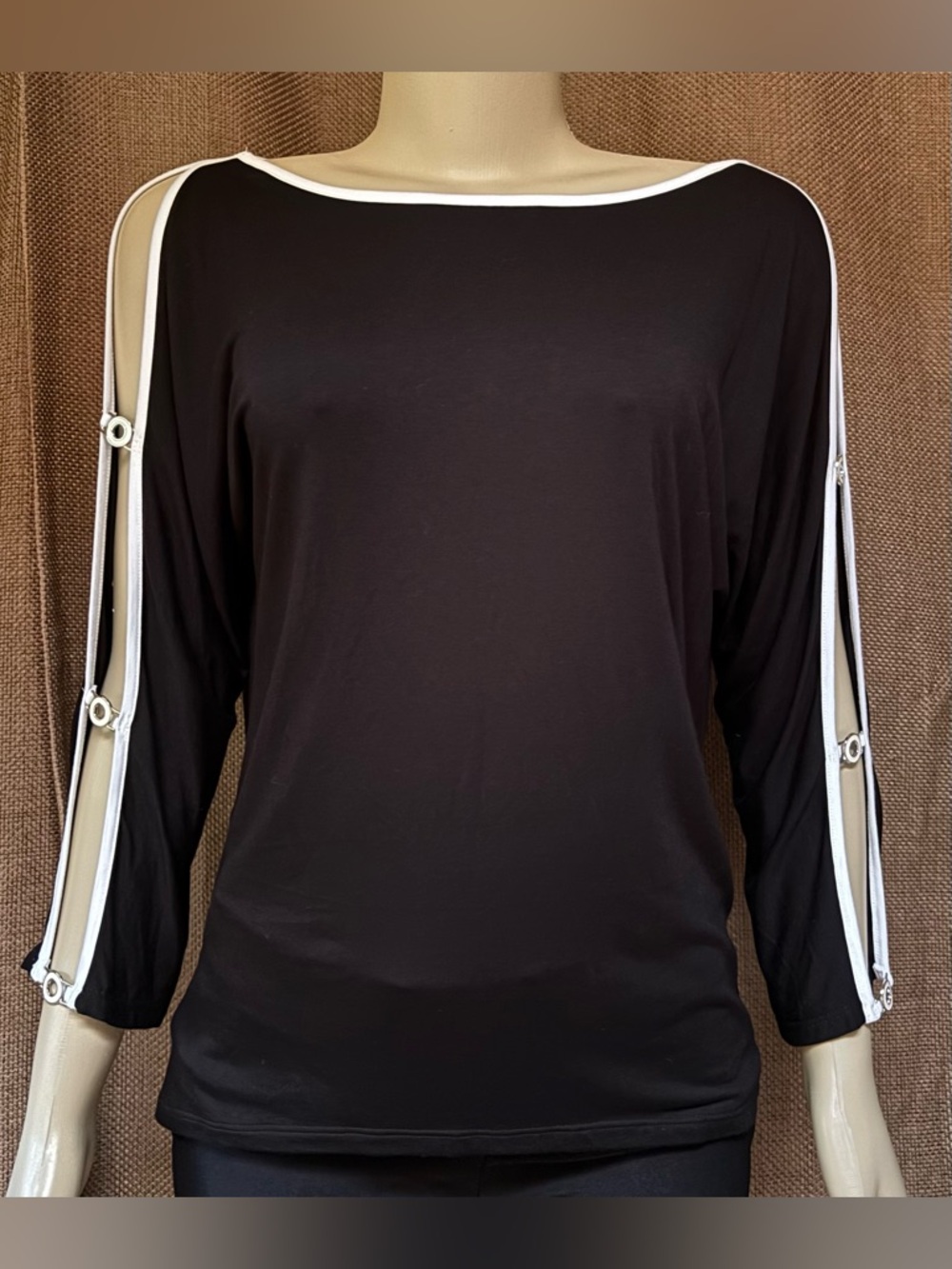 Cable & Gauge MED Black Long Sleeve Boatneck Top with White Trim